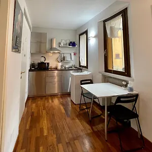 https://giulia-suite.emilia-romagnahotels.net